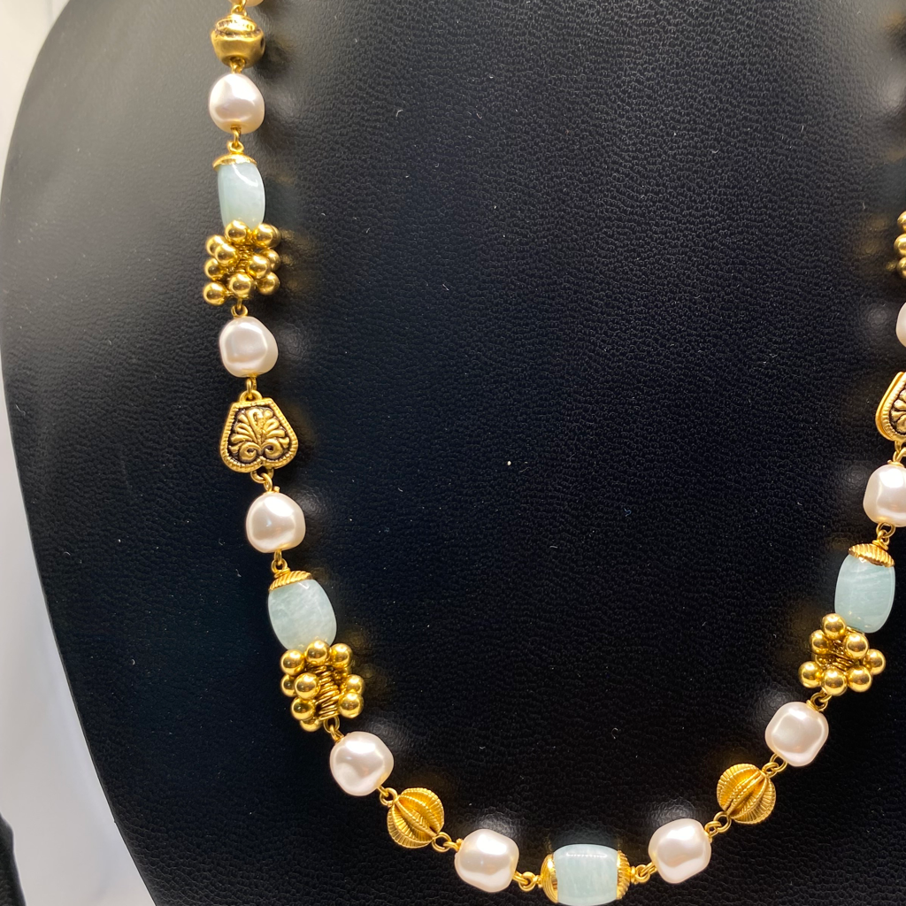 Gold Antique pearls necklace For Women