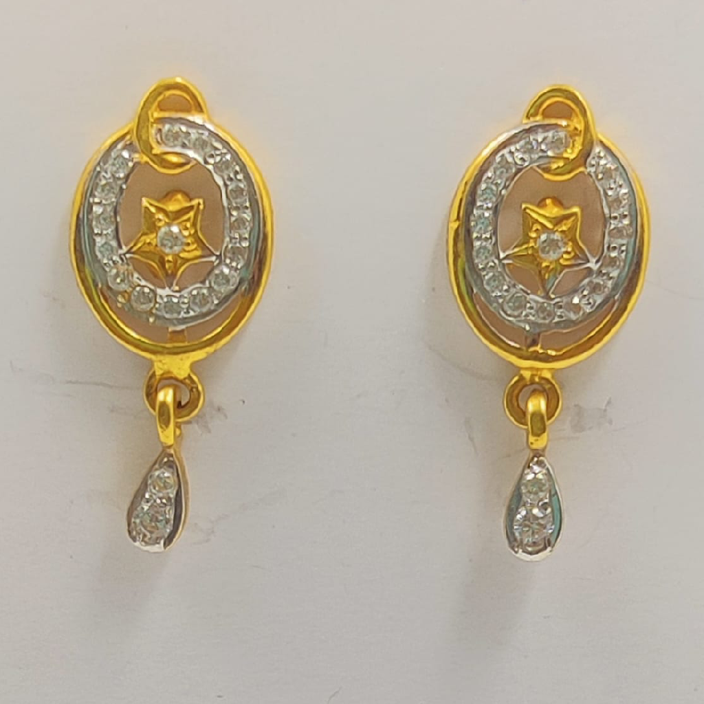 Resplendent Diamond Stud Earrings