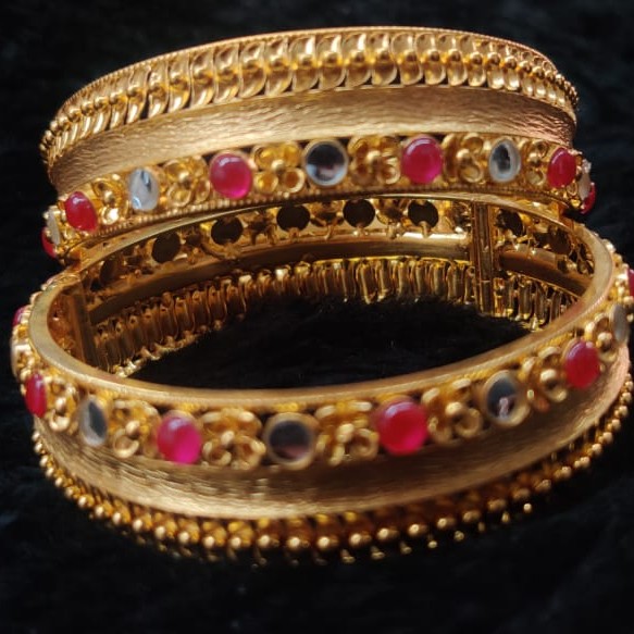 22 kt gold antique bangle's