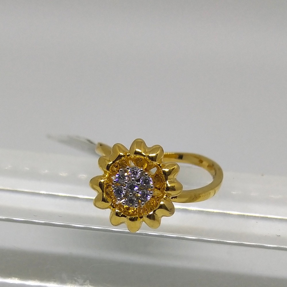 22K simple flower shape diamond ring