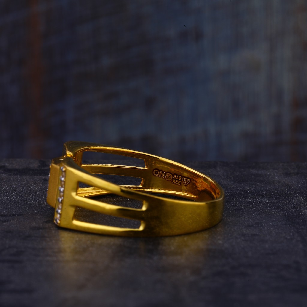 916 Gold Hallmark Mens Designer Ring MR564
