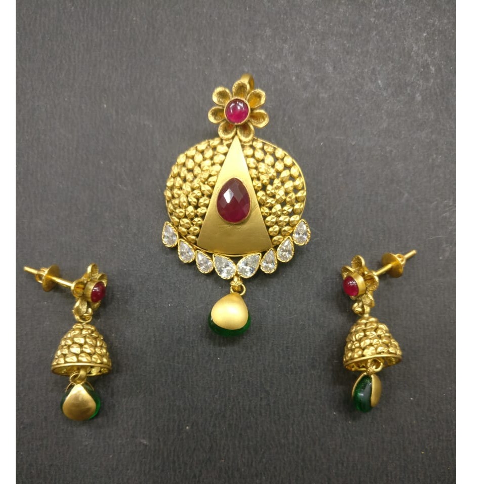 Jadtar pendant on sale