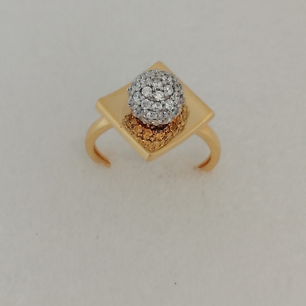 916 gold square design ladies ring