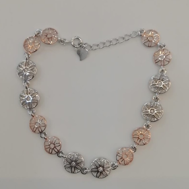 Sterling silver flower design ladies loose bracelet