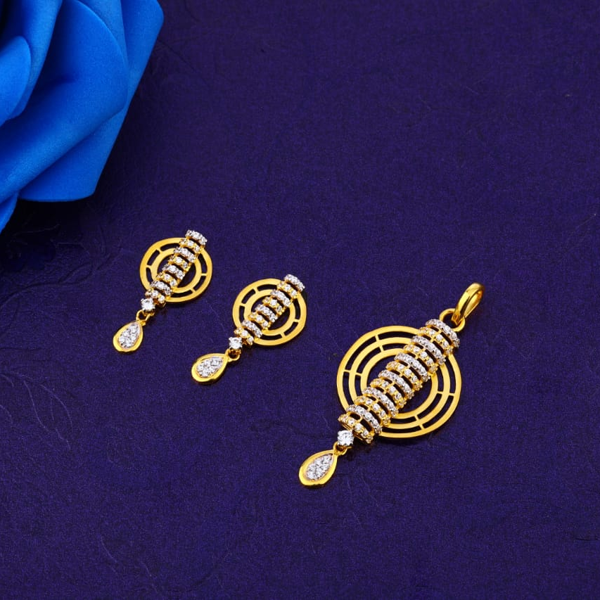 18KT Gold Hallmark Ladies Fancy Pendant Set FPS337