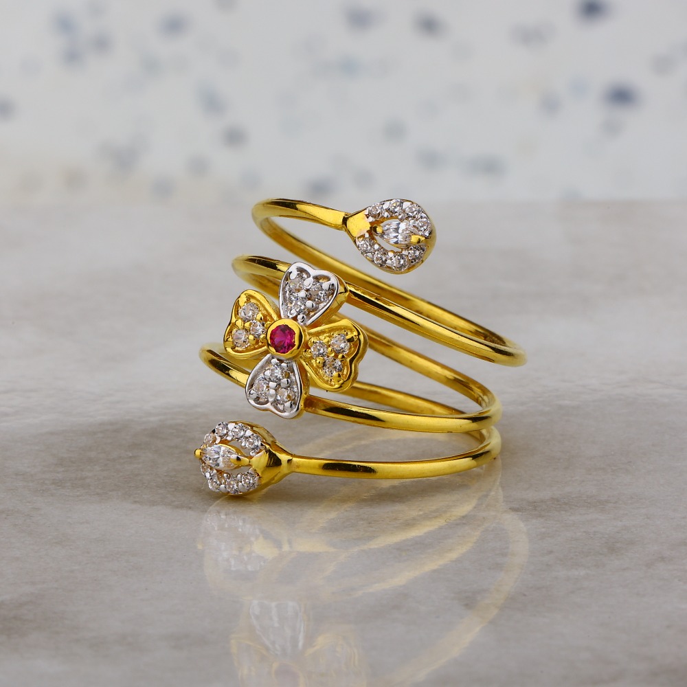 Dazzling Fancy Twist Diamond Ring for Under 30K - Candere by Kalyan  Jewellers