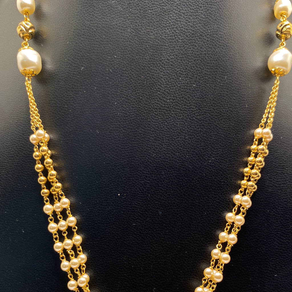 Antique pearls necklace