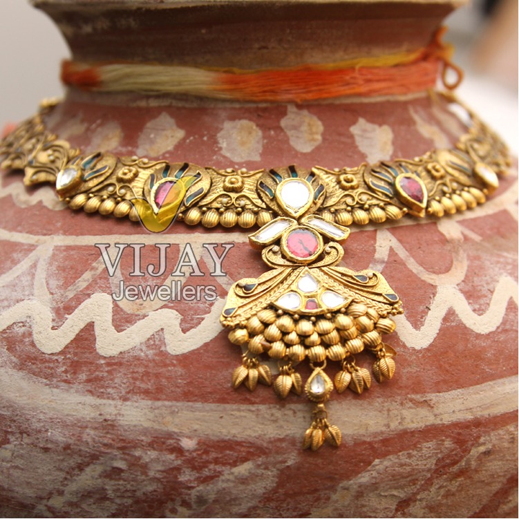 22KT Traditional Kundan Necklace Set