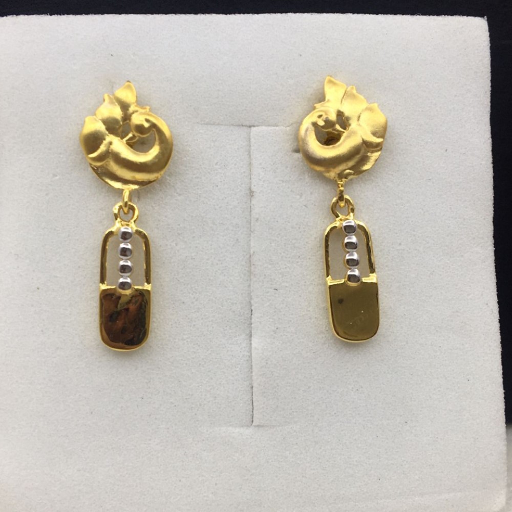 18k Yellow Gold Handmade Fancy Earrings