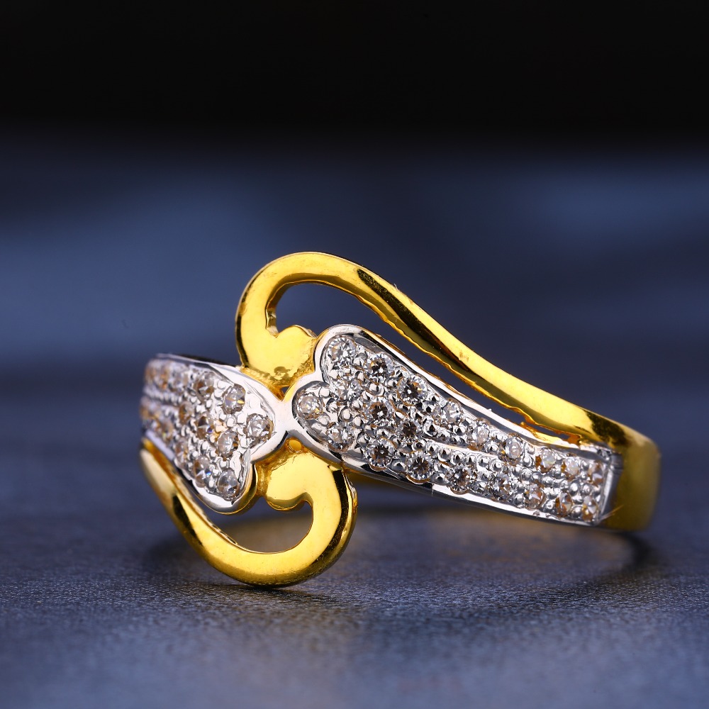 Buy quality 916 Gold Cz Designer Ladies Ring LR248 in Ahmedabad