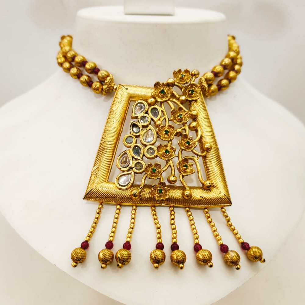 Gold plated with gold hanging moti squer & choker kundan work necklace set 1425