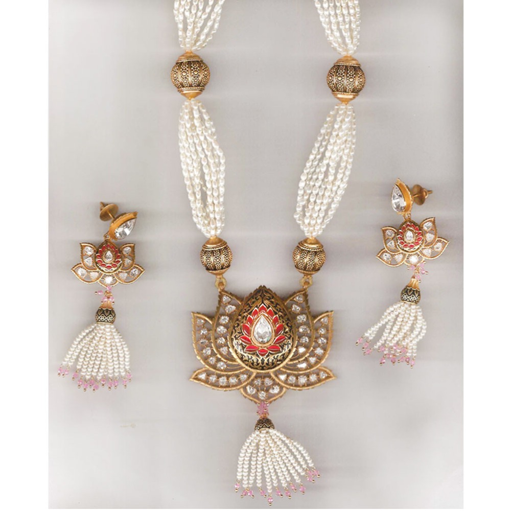 916 Gold Antique Lotus Design Necklace Set From Rajkot
