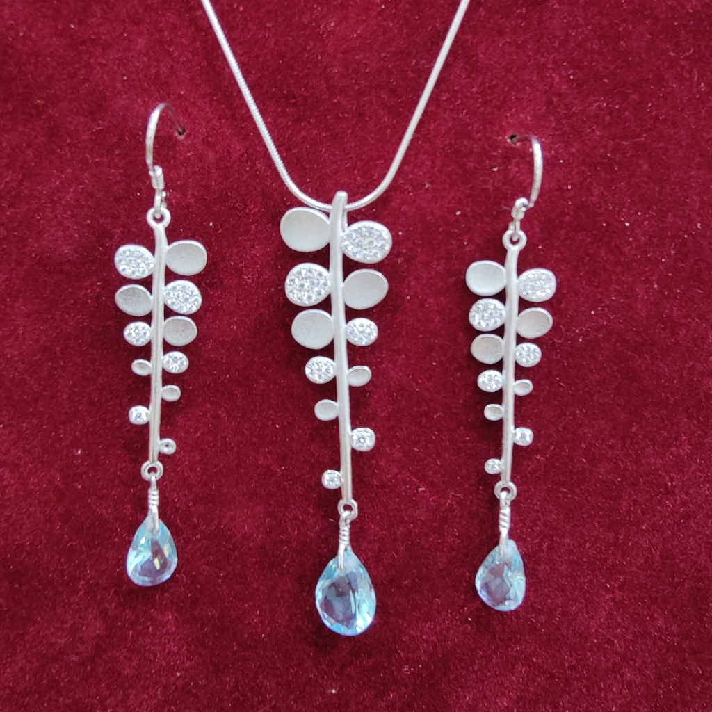 925 silver petal shape chain pendant set