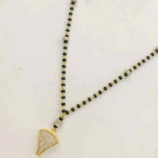 22KT/ 916 Gold Fancy single triangle Pendant mangalsutra for ladies