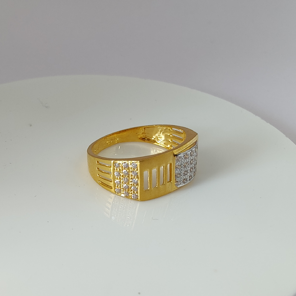 22k Gold Diamond Gents Ring