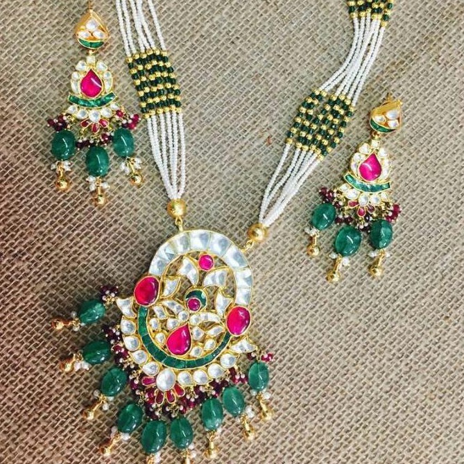 916 gold Jadtar Pendant With Pearl Chain Necklace Set
