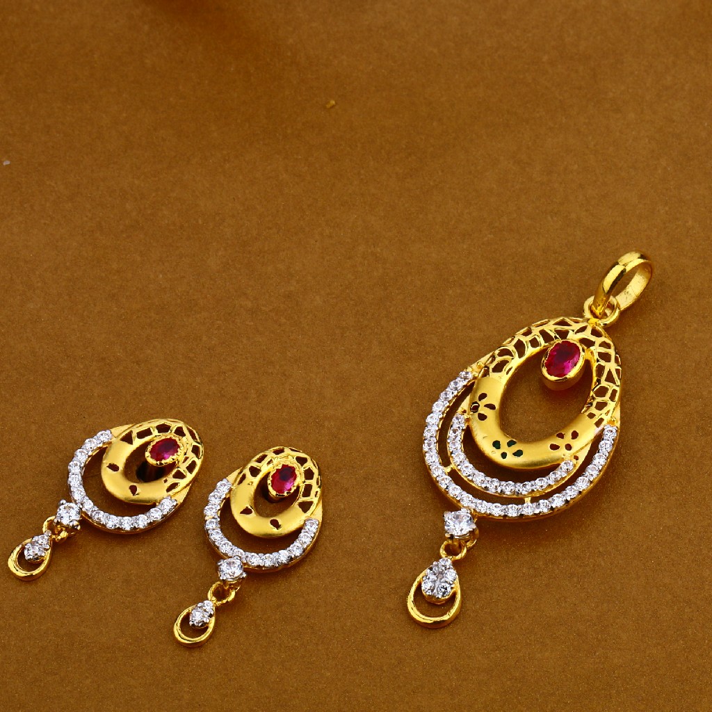 22Kt Gold Hallmark Claasic Ladies Pendant Set FSP55