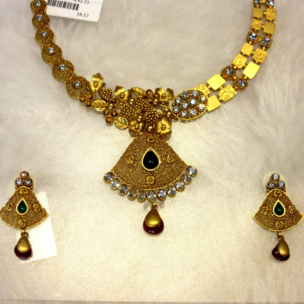 Gold Vine Design Antique Jadtar Necklace