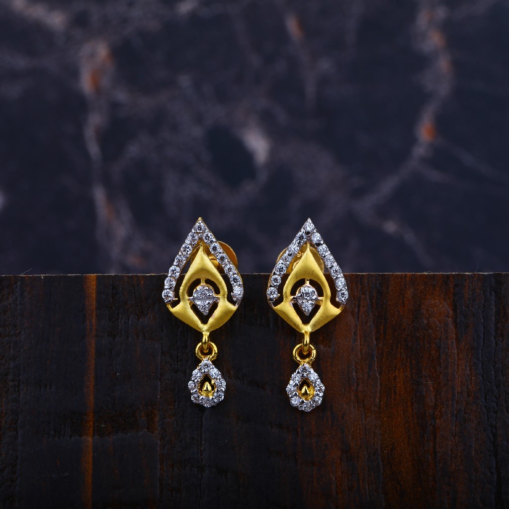 Breezy Intricacy Gold Earrings