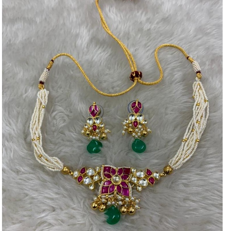 Wholesaler of Classic white moti rani artificial necklace set