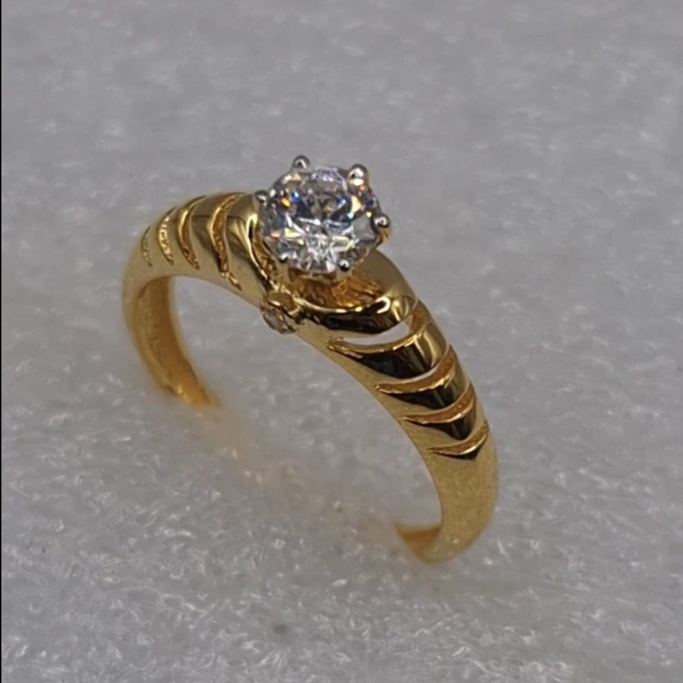 Single Eyed Stone Gold Ring