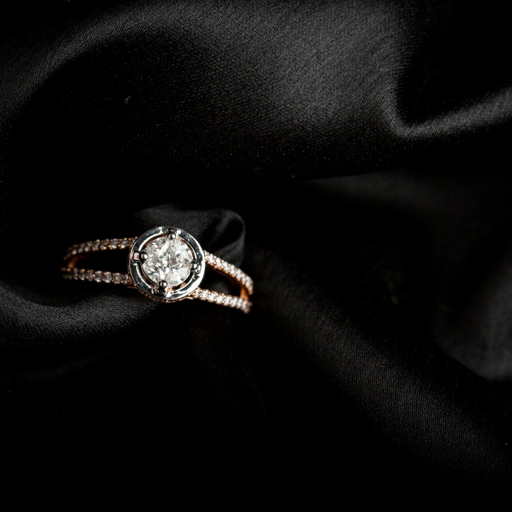 18KT Real Diamond Ladies Designer Ring Rose