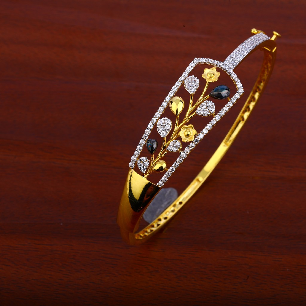 750 Gold Exclusive Designer Kada LKB89
