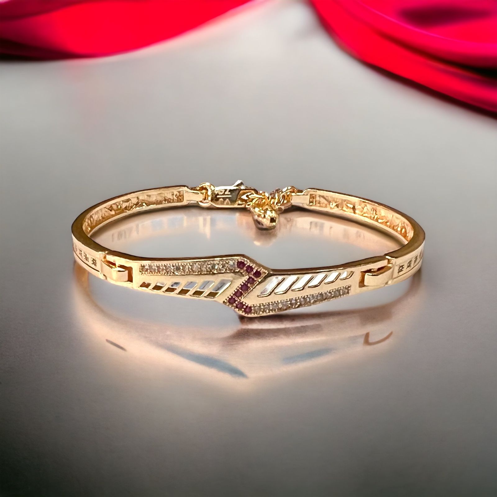 18kt Gold Diamond Bracelet Shenoy Jewellery  ShenoyJewellery