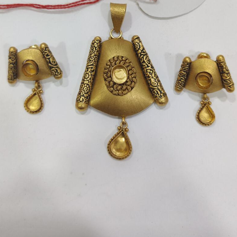 916 gold antique oxidised pendent set