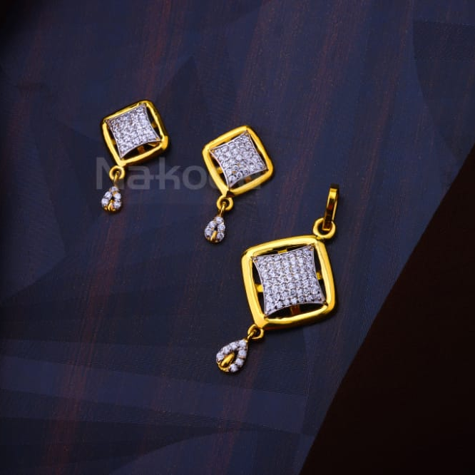 916 Gold Classic Ladies Fancy Pendant Set FPS496