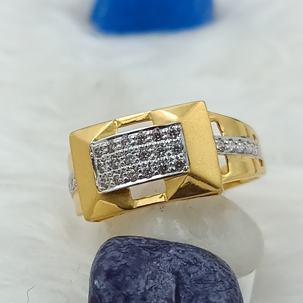 916 GOLD CZ GENTS RING