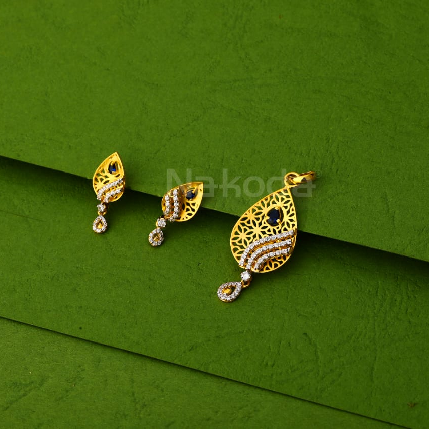 Ladies hot sale pendant set