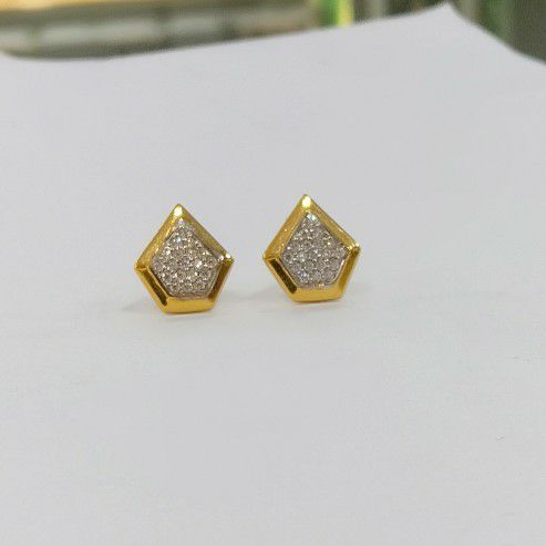 Gold Elegant earrings