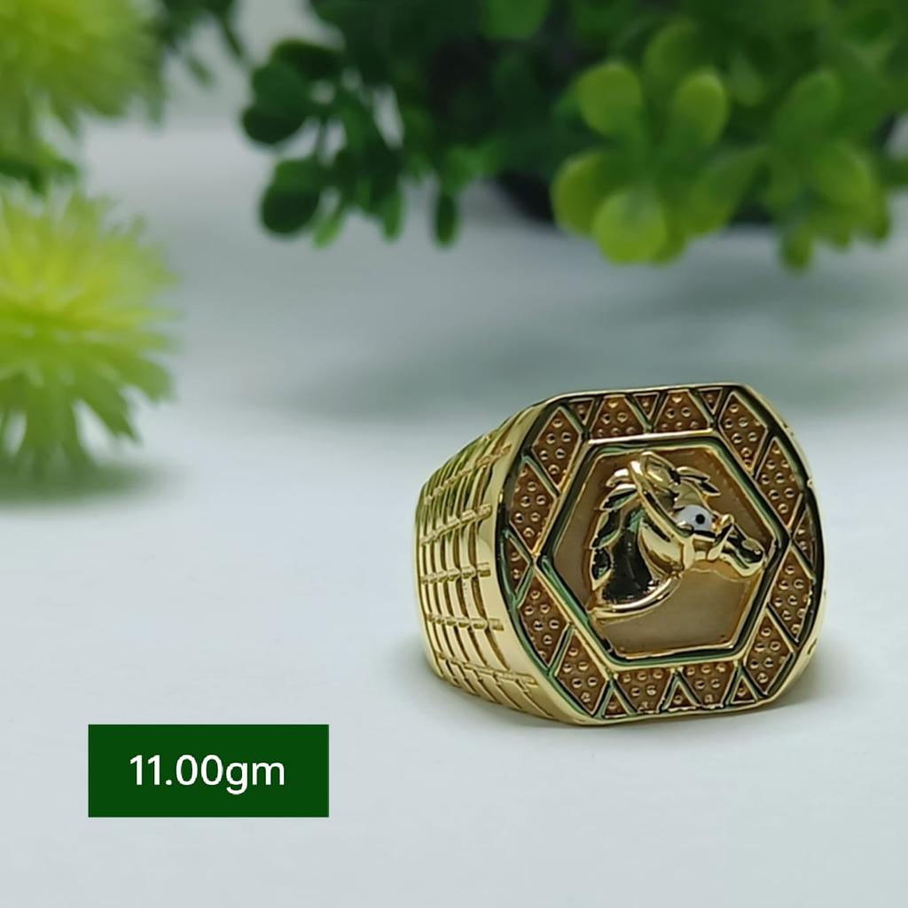 916 Gold Horse Face Gents Ring
