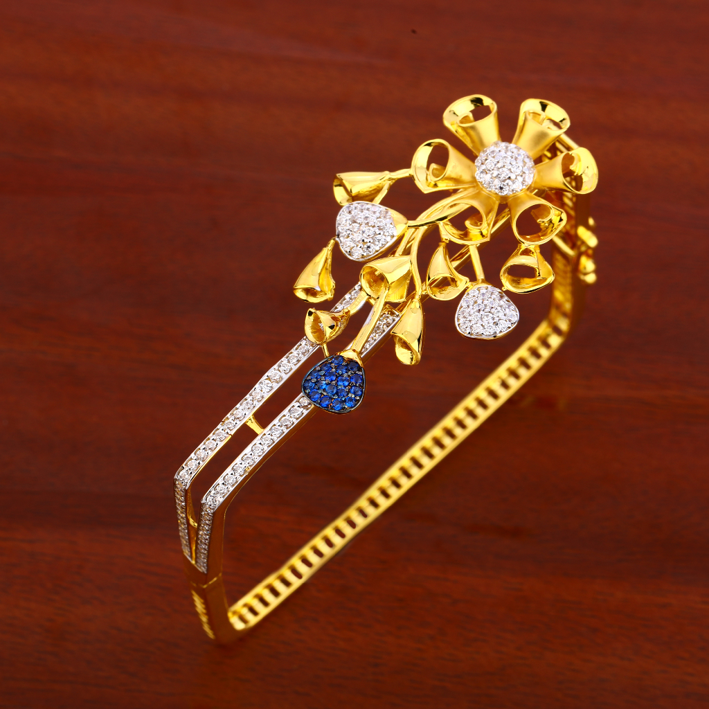 750 gold ladies designer kada bracelet lkb130