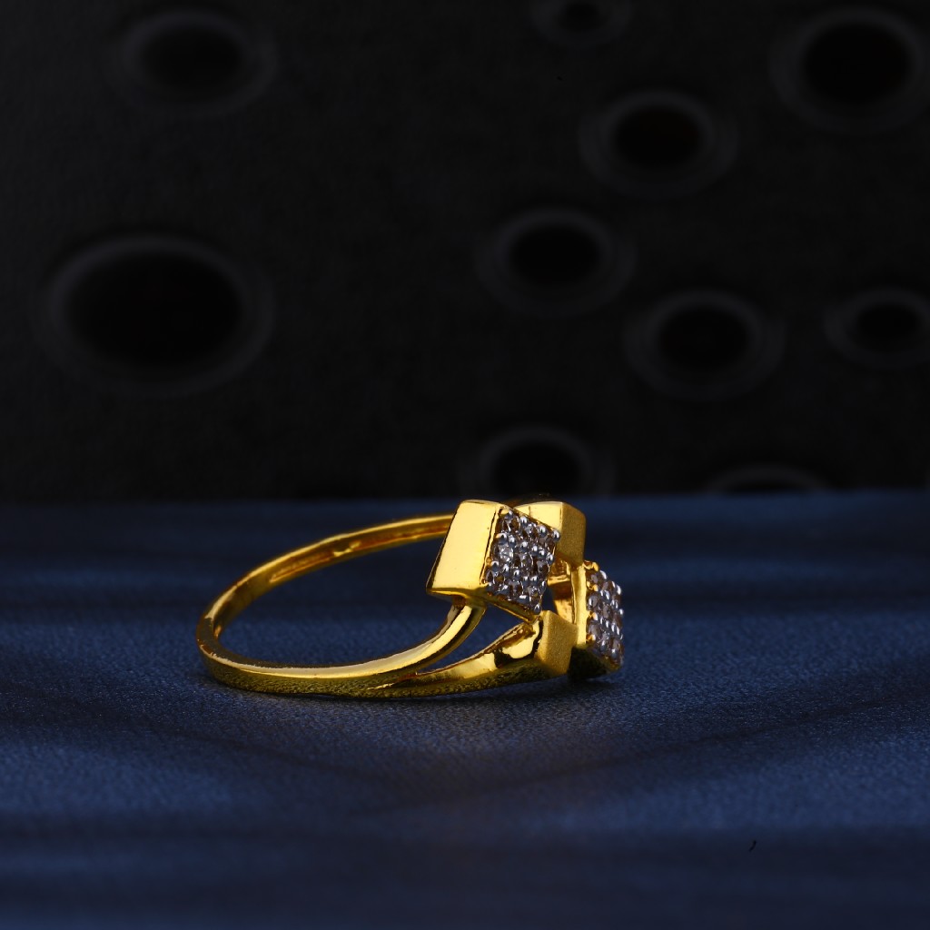 22kt Gold Designer Ring LR188