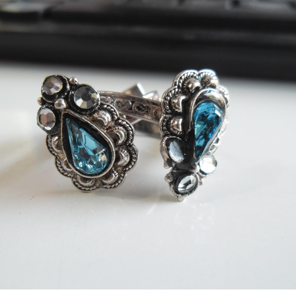 silver  blue stone  & white diamond  toe rings  for ladies