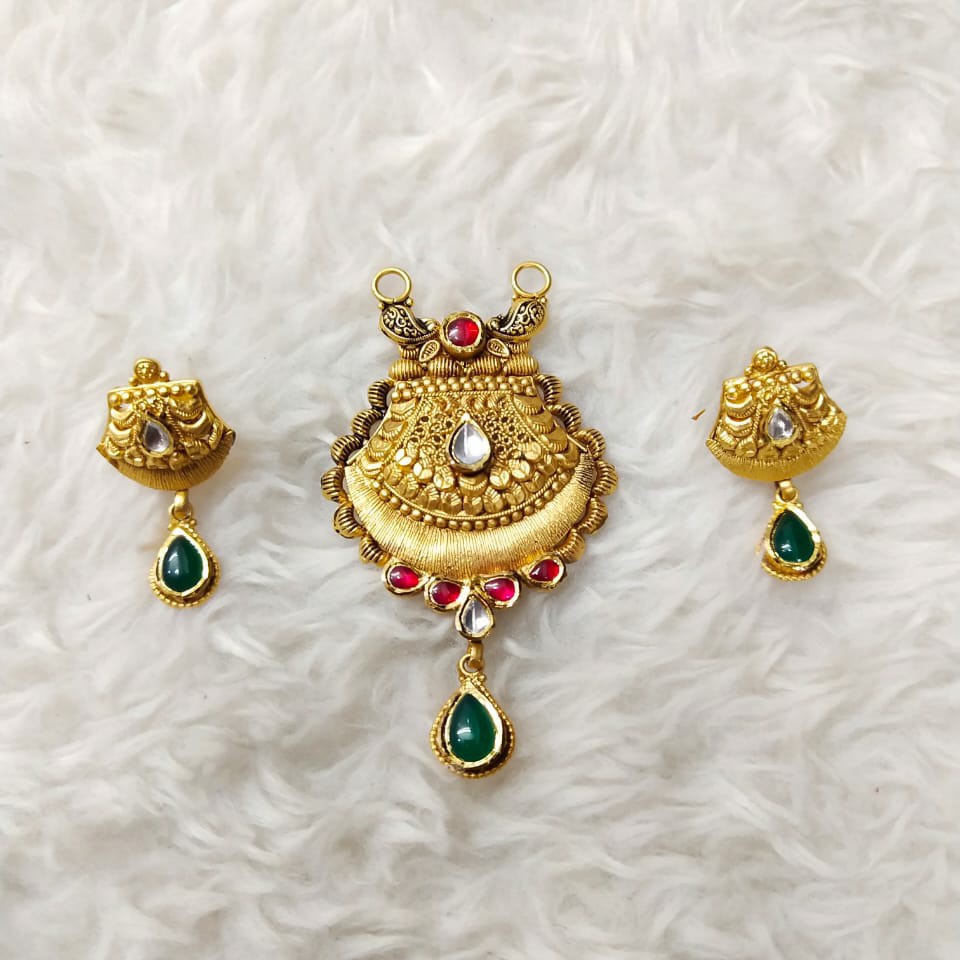 Mangalsutra deals design pendle