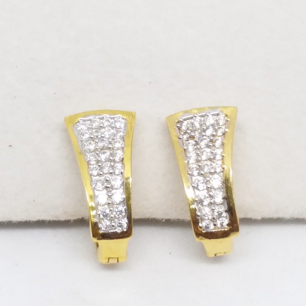 18 KT 750 Gold Daimond Earring type J style Bali