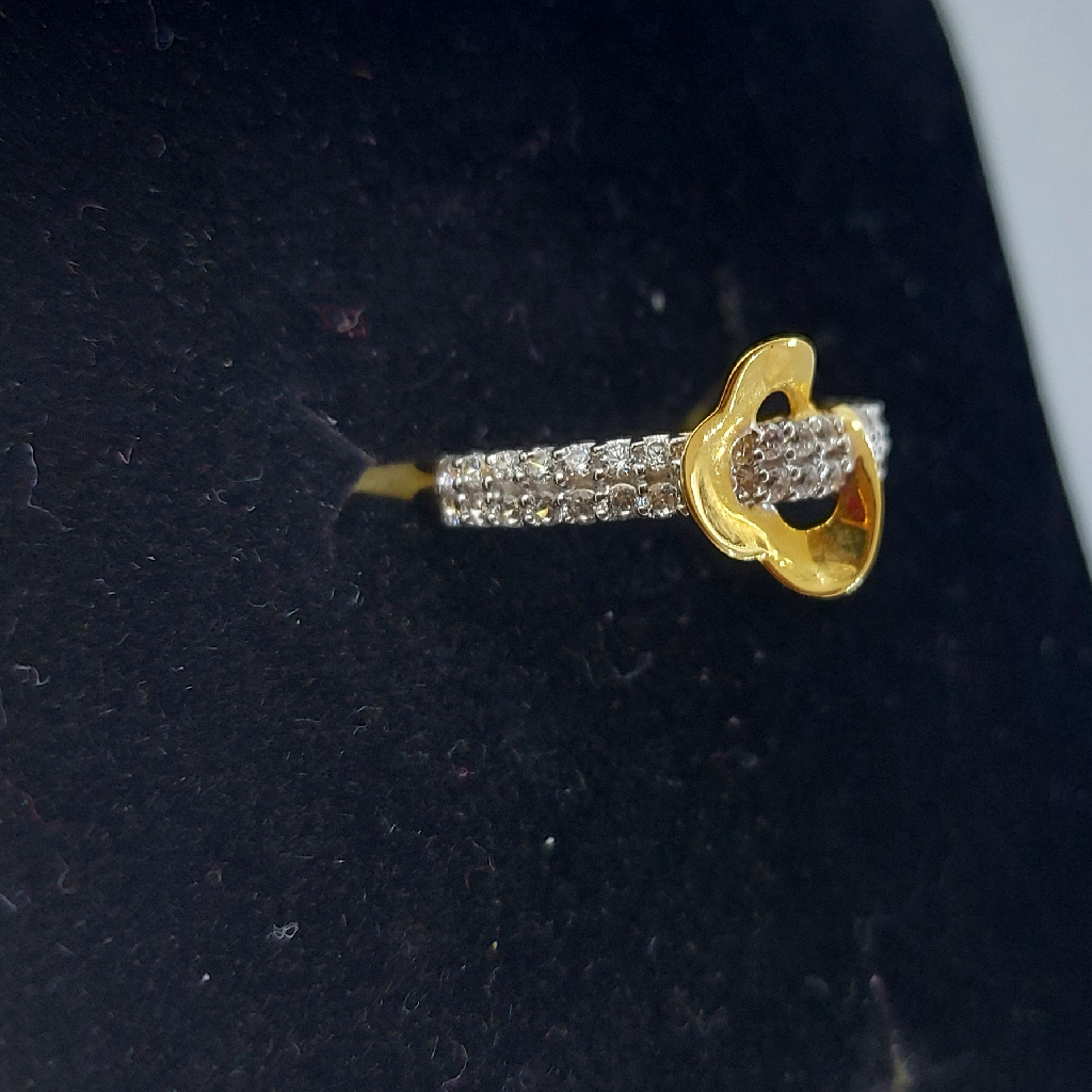 916 Gold CZ Designer Ring For Women