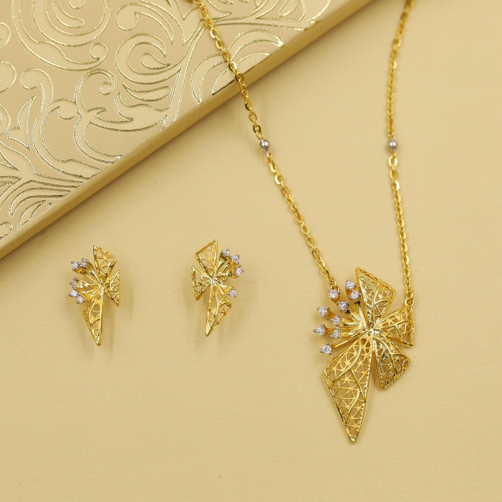 Sophisticated lariat pendant with chain