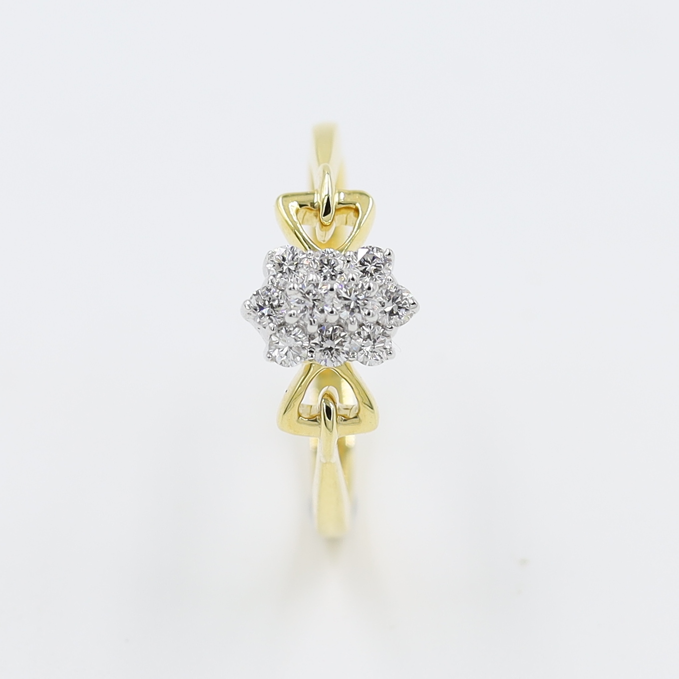 14Kt Marvelous Yellow Gold And Diamond Cluster Ring