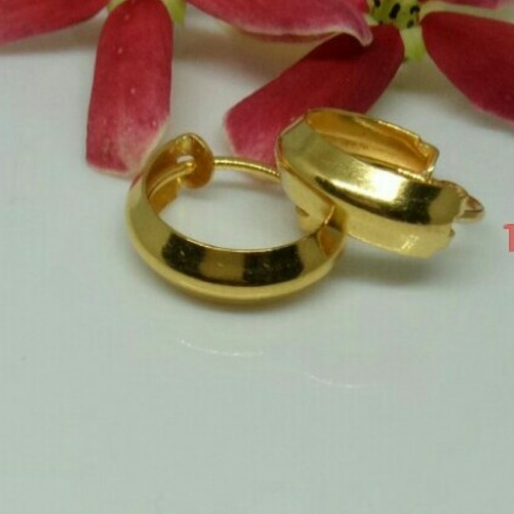 18K Gold Dazzling Earrings
