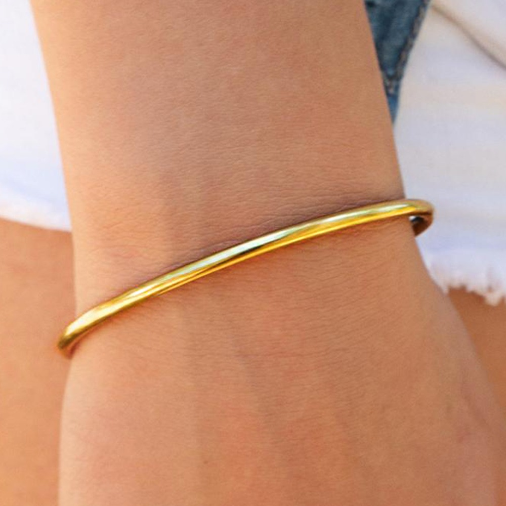 round gold bangle bracelet