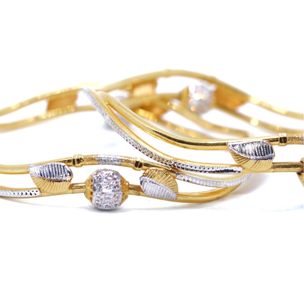 22KT / 916 Gold Fancy Movable Bolls Bangle For Ladies KKG0096