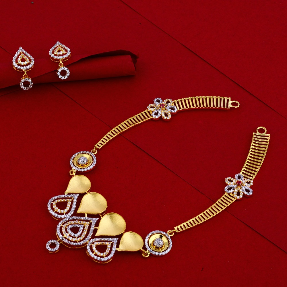 916  Gold CZ  Hallmark stylish Ladies Necklace Set LN80