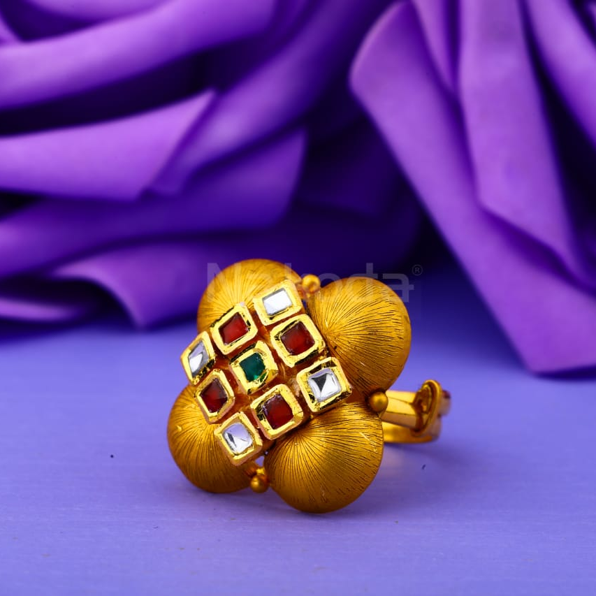 22KT Gold Antique Ladies Stylish Ring LAR303