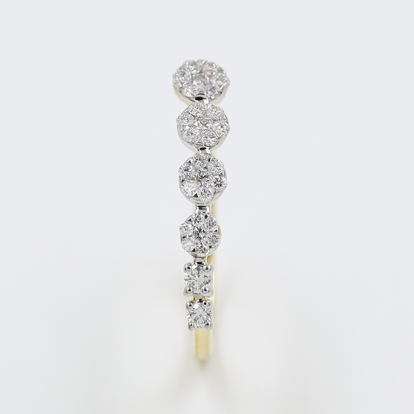 Charming Solitaire Look Gold And Diamond Ring