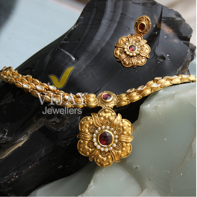916 Gold Ethnic Flower Shaped Necklace Set