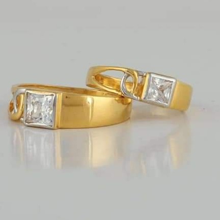 22 Carat gold Fancy couplr ring for engagement RH-CR161
